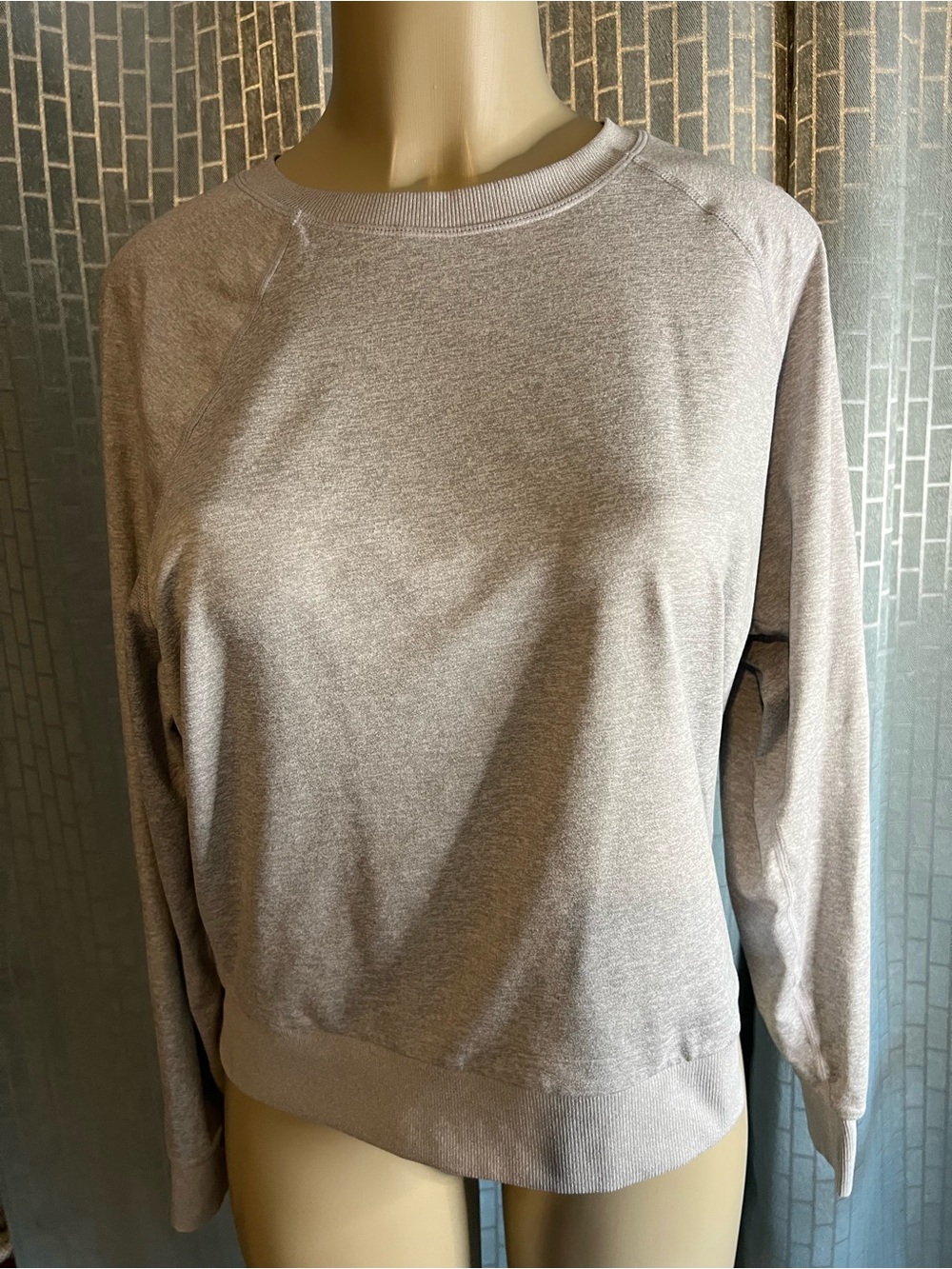 Vuori Light Gray Crewneck Sweatshirt